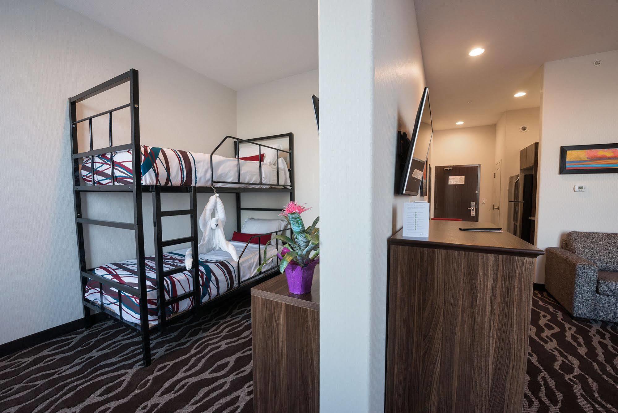 Encore By Service 3* Grande Prairie